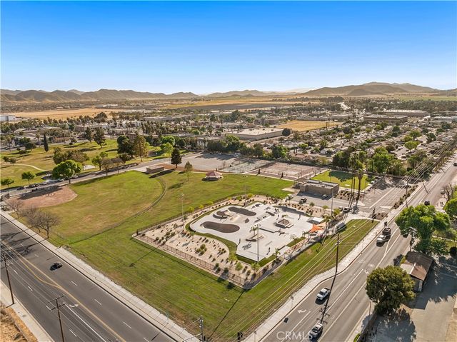 1931 Calle Arboleda, Hemet, CA 92545