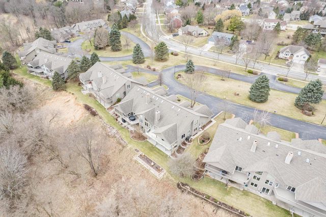 203 Deer Ridge DRIVE, West Bend, WI 53095