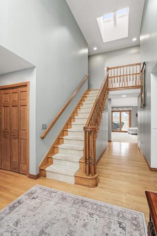 203 Deer Ridge DRIVE, West Bend, WI 53095