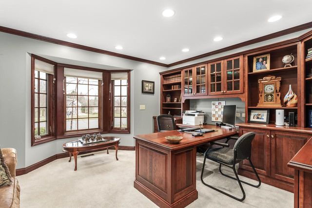 203 Deer Ridge DRIVE, West Bend, WI 53095