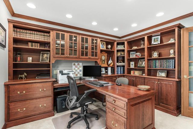 203 Deer Ridge DRIVE, West Bend, WI 53095