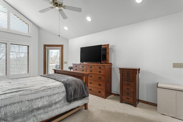 203 Deer Ridge DRIVE, West Bend, WI 53095
