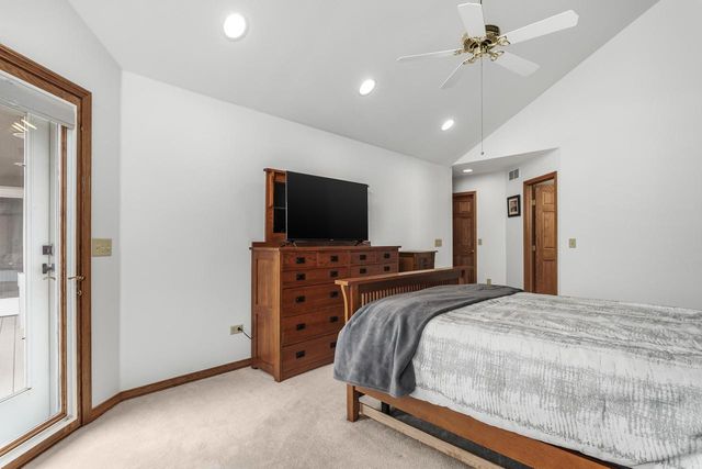203 Deer Ridge DRIVE, West Bend, WI 53095