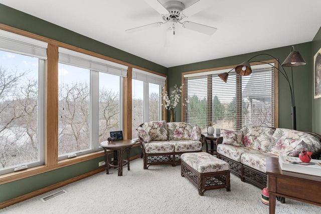 203 Deer Ridge DRIVE, West Bend, WI 53095