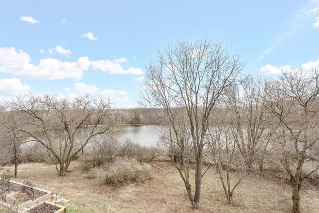 203 Deer Ridge DRIVE, West Bend, WI 53095