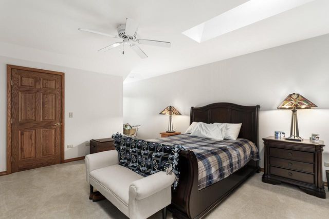 203 Deer Ridge DRIVE, West Bend, WI 53095