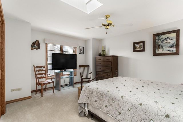 203 Deer Ridge DRIVE, West Bend, WI 53095