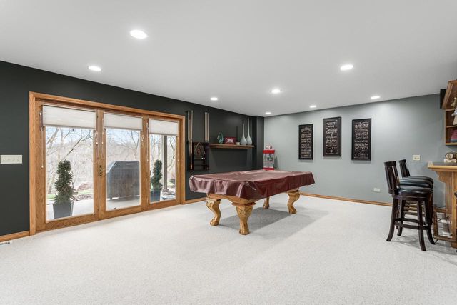 203 Deer Ridge DRIVE, West Bend, WI 53095