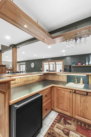 203 Deer Ridge DRIVE, West Bend, WI 53095