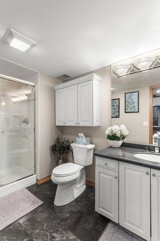 203 Deer Ridge DRIVE, West Bend, WI 53095