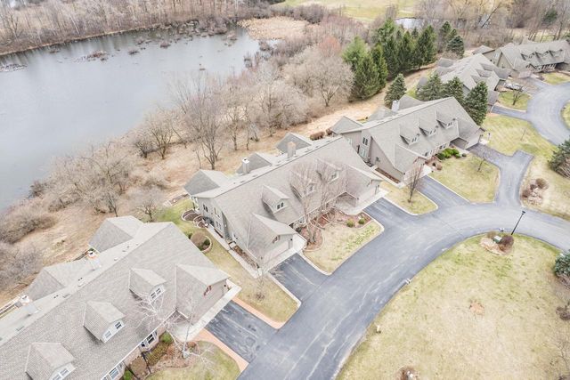 203 Deer Ridge DRIVE, West Bend, WI 53095