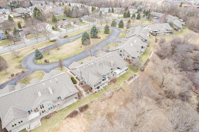 203 Deer Ridge DRIVE, West Bend, WI 53095
