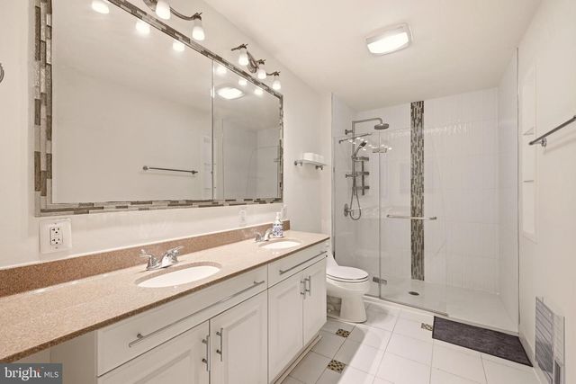 8400 THORNDEN TER, Bethesda, MD 20817
