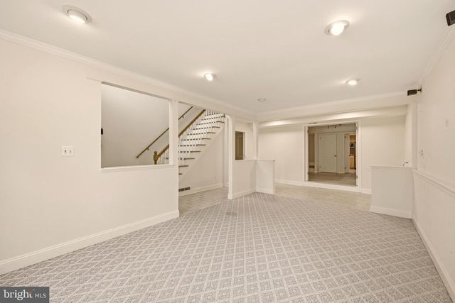 8400 THORNDEN TER, Bethesda, MD 20817