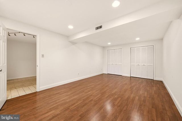 8400 THORNDEN TER, Bethesda, MD 20817