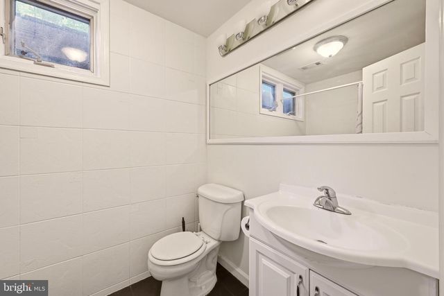 8400 THORNDEN TER, Bethesda, MD 20817
