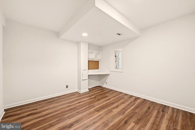 8400 THORNDEN TER, Bethesda, MD 20817