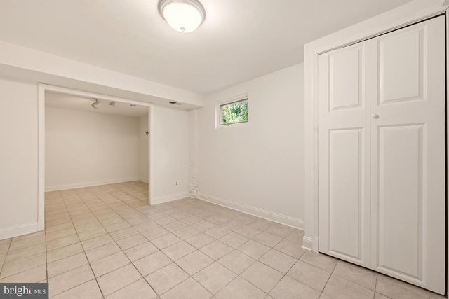 8400 THORNDEN TER, Bethesda, MD 20817