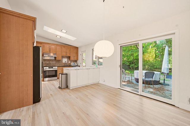 8400 THORNDEN TER, Bethesda, MD 20817