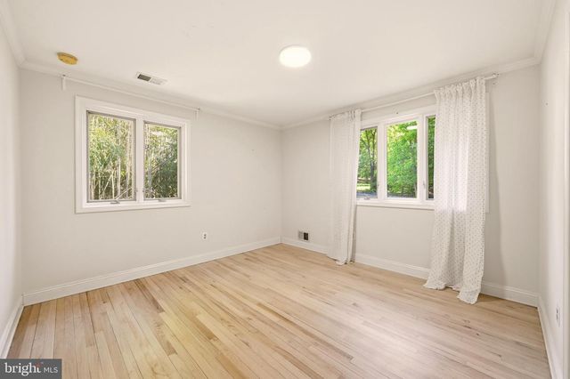 8400 THORNDEN TER, Bethesda, MD 20817