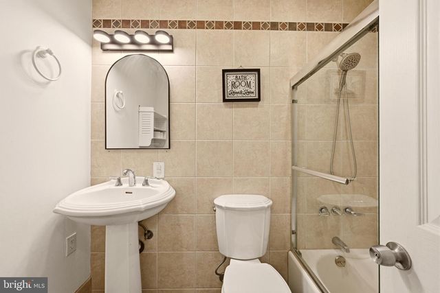 8400 THORNDEN TER, Bethesda, MD 20817