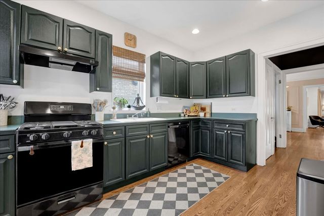 6239 N Campbell Avenue, Chicago, IL 60659