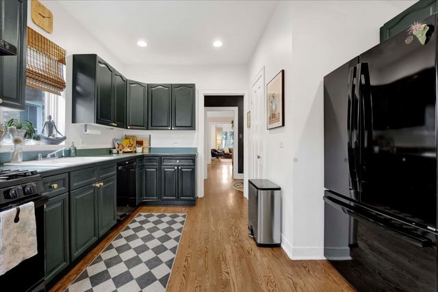 6239 N Campbell Avenue, Chicago, IL 60659
