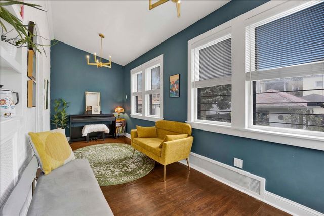 6239 N Campbell Avenue, Chicago, IL 60659