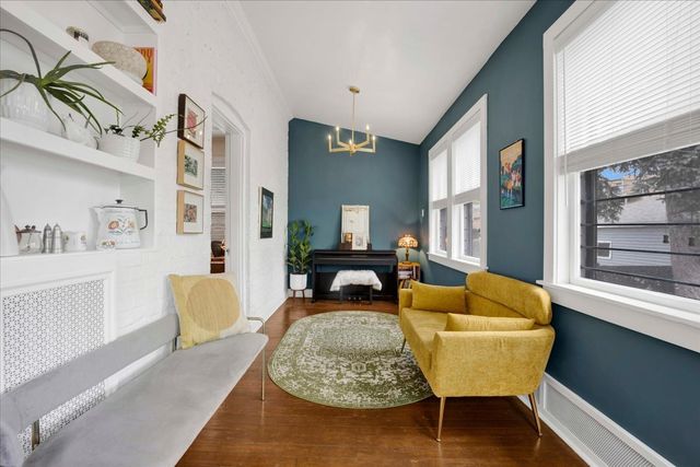 6239 N Campbell Avenue, Chicago, IL 60659