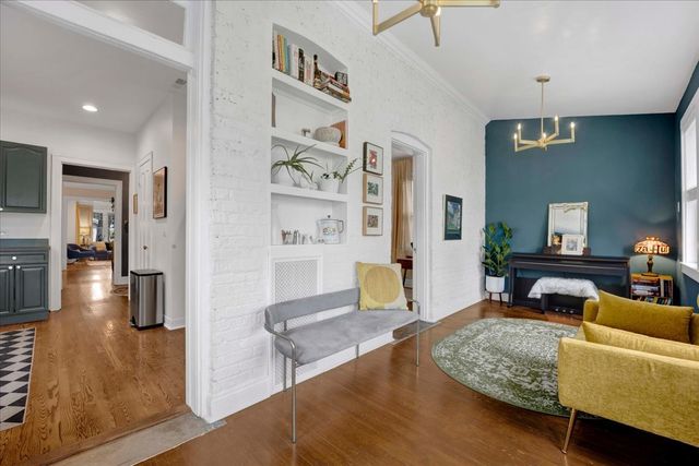 6239 N Campbell Avenue, Chicago, IL 60659
