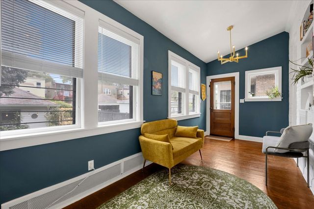 6239 N Campbell Avenue, Chicago, IL 60659