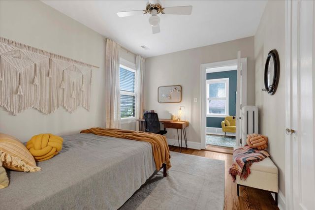 6239 N Campbell Avenue, Chicago, IL 60659