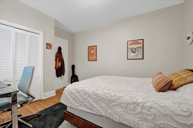 6239 N Campbell Avenue, Chicago, IL 60659