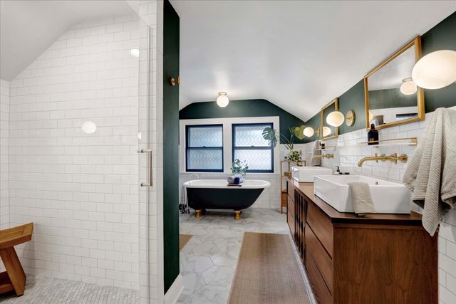 6239 N Campbell Avenue, Chicago, IL 60659
