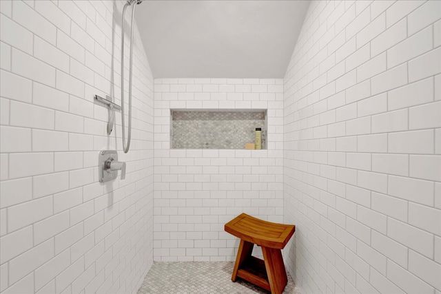 6239 N Campbell Avenue, Chicago, IL 60659