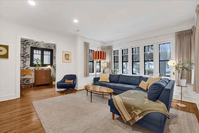 6239 N Campbell Avenue, Chicago, IL 60659