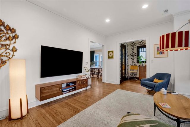 6239 N Campbell Avenue, Chicago, IL 60659