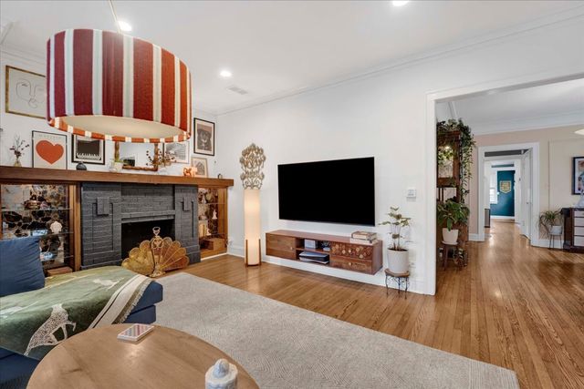 6239 N Campbell Avenue, Chicago, IL 60659