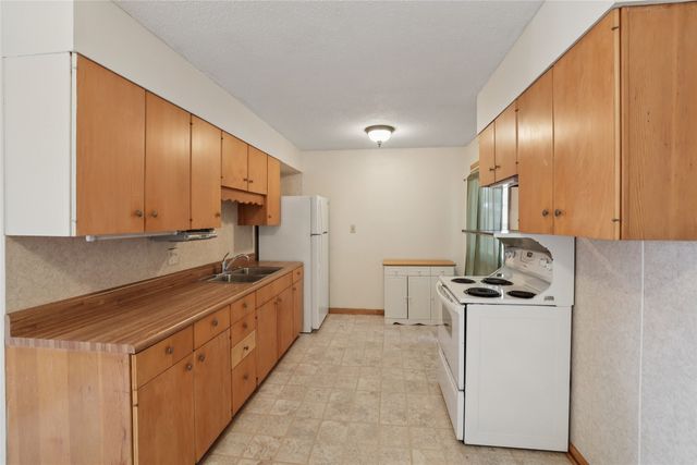 1801 10th Avenue Place, Grinnell, IA 50112