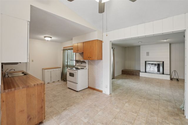 1801 10th Avenue Place, Grinnell, IA 50112