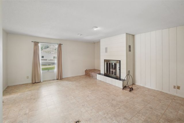 1801 10th Avenue Place, Grinnell, IA 50112