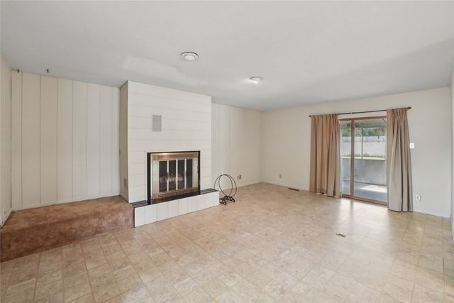 1801 10th Avenue Place, Grinnell, IA 50112