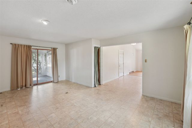 1801 10th Avenue Place, Grinnell, IA 50112