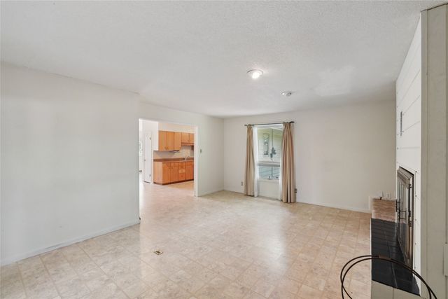 1801 10th Avenue Place, Grinnell, IA 50112