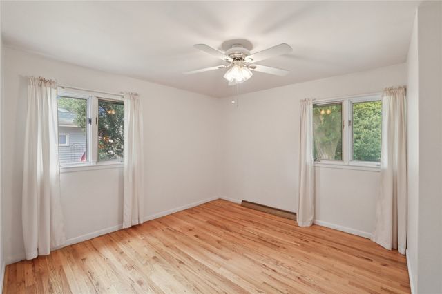 1801 10th Avenue Place, Grinnell, IA 50112