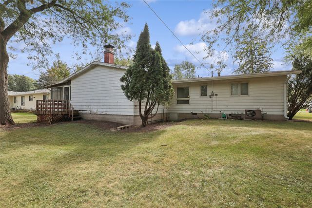 1801 10th Avenue Place, Grinnell, IA 50112