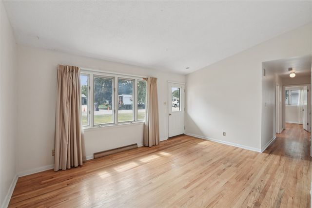 1801 10th Avenue Place, Grinnell, IA 50112