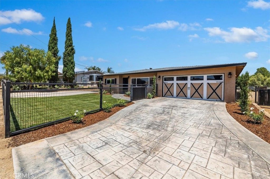 Image 2 of property listing at 3243 Temescal, Norco, CA 92860