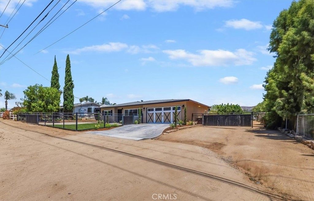 Image 3 of property listing at 3243 Temescal, Norco, CA 92860