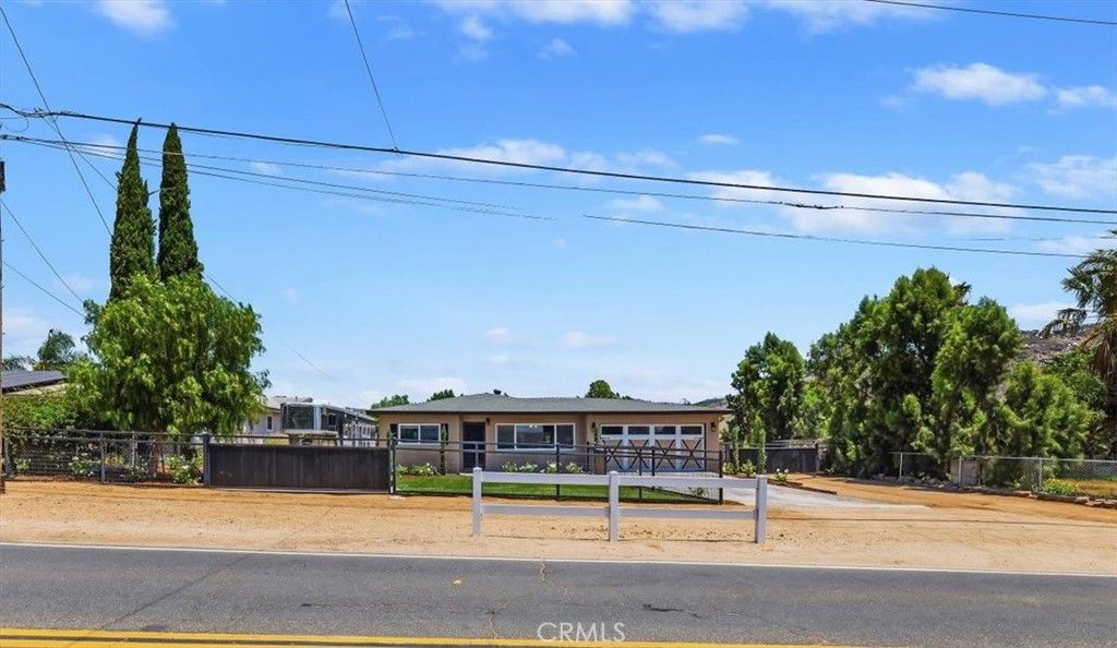 Image 6 of property listing at 3243 Temescal, Norco, CA 92860